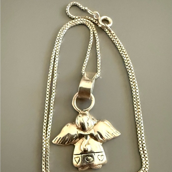 Vintage Flying Angel Solid Sterling Silver 925 Pendant with SS Plate Chain - Picture 5 of 5